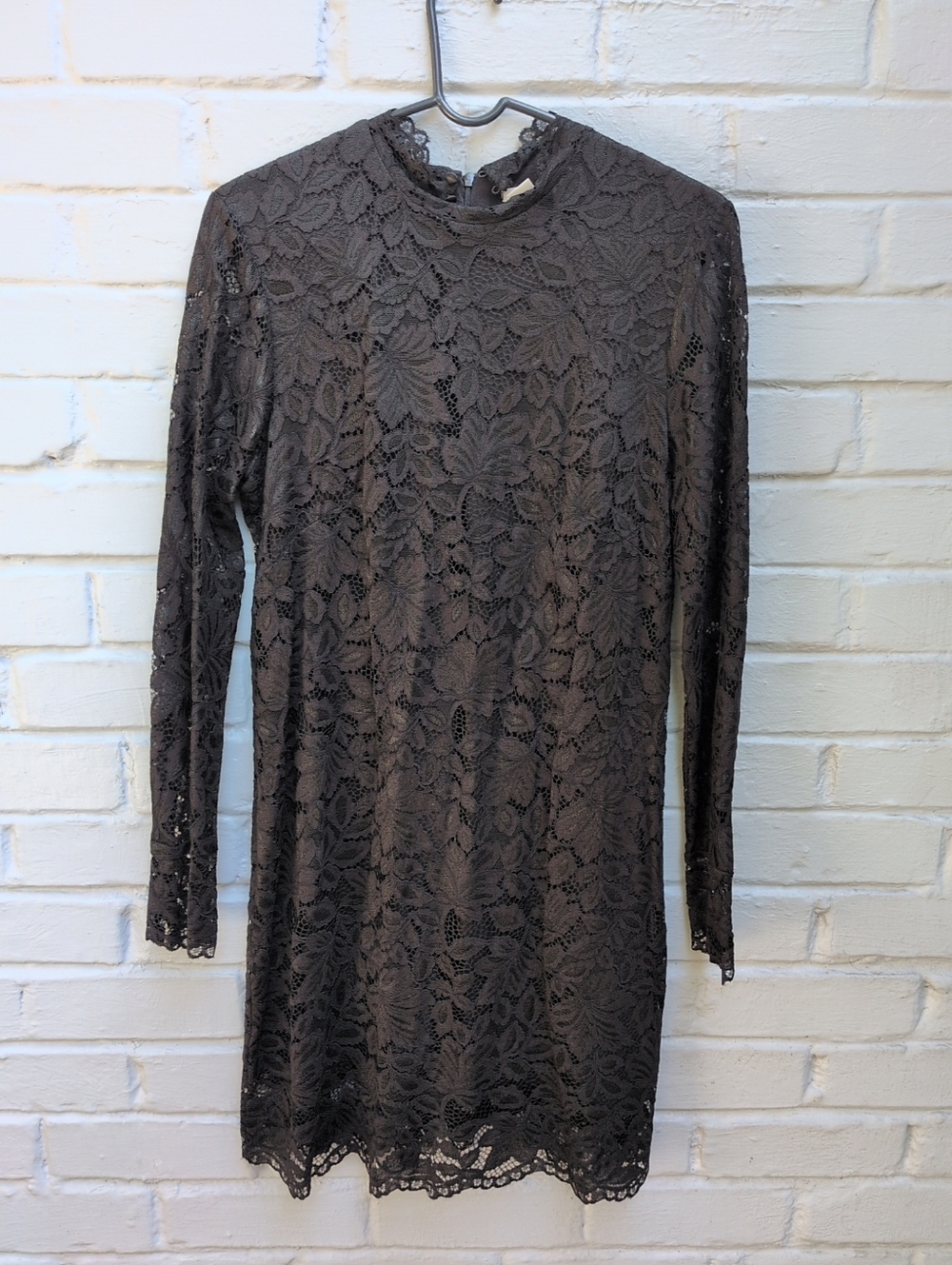 H&M Size Large Women's Lace Long-Sleeve Shift Dress - Black